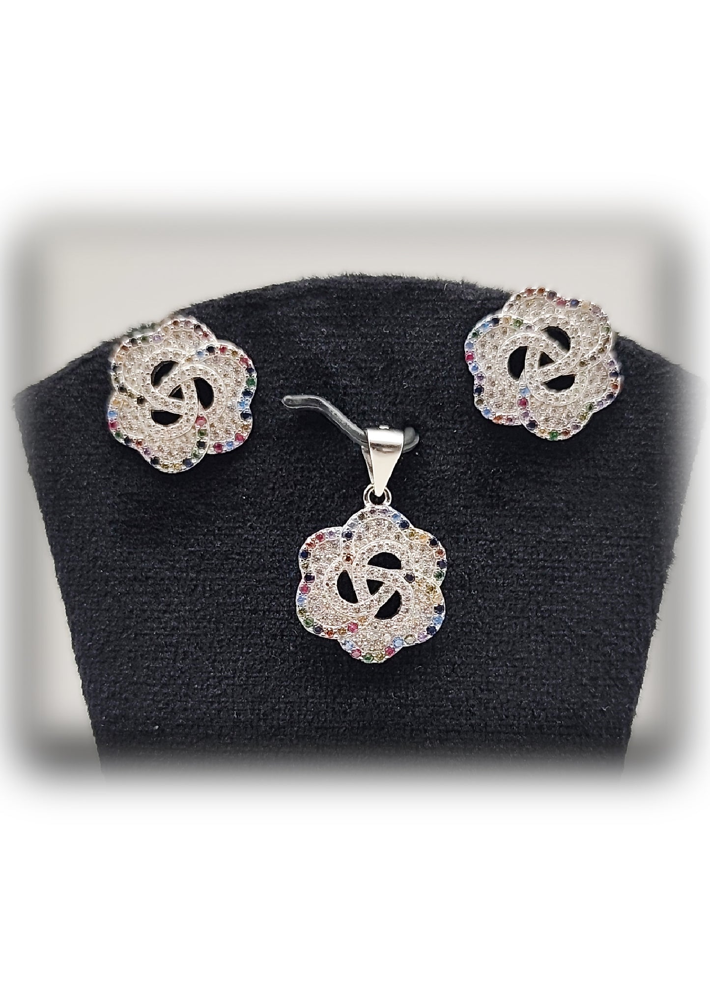 ๐ Fiore di Rosa Pendant Set ๐บ