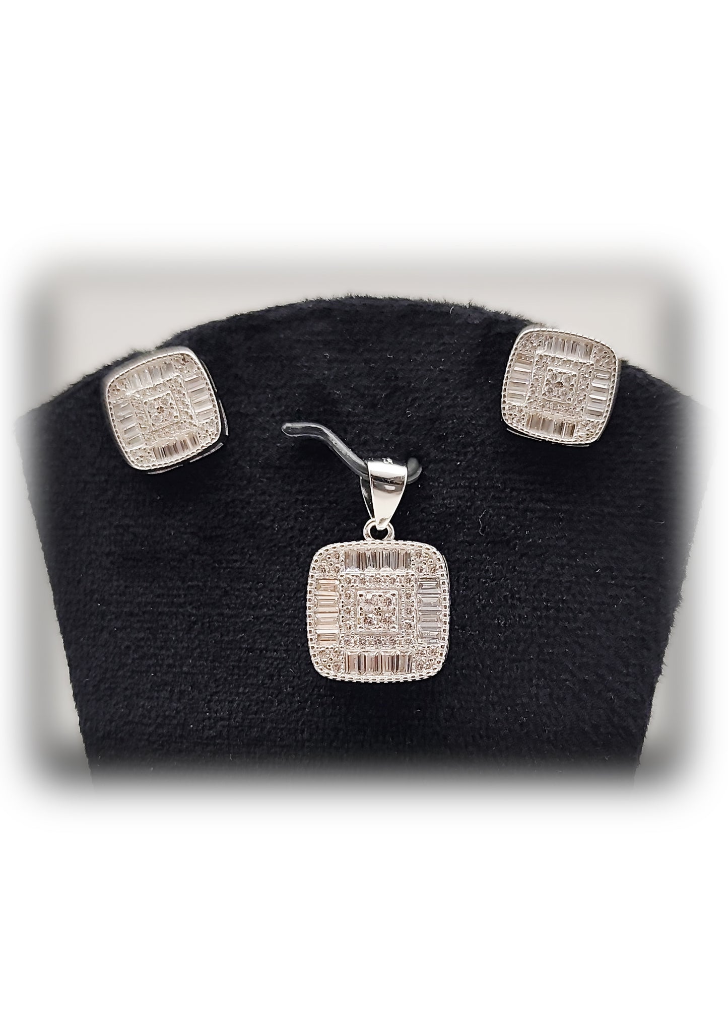 β¨ Eterna Brillanza Pendant Set π