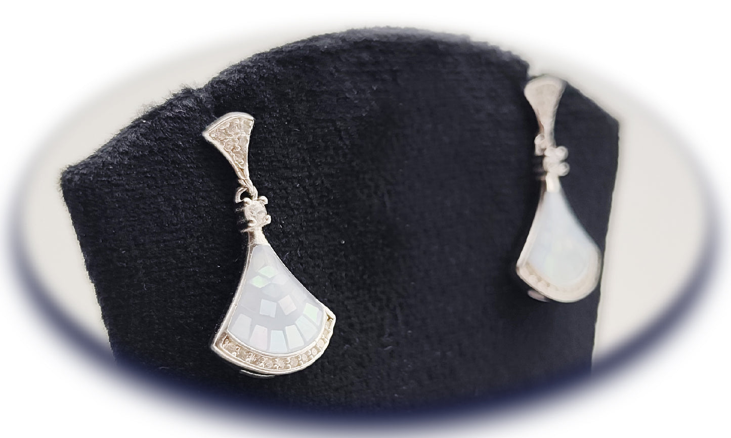 π€ Divina MOP Heart Earrings β¨