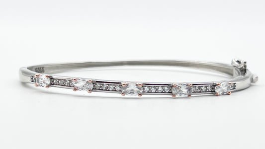925 Sterling Silver Bangle – Micro Pavé Single Line with Baguette Diamond Cut Design ✨💎