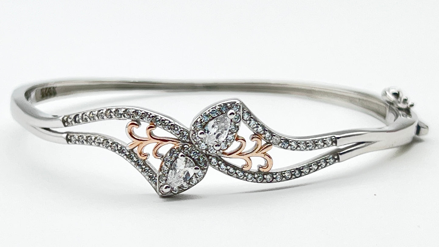 925 Sterling Silver Bangle – Dual Tone Floral Elegance ✨🌸