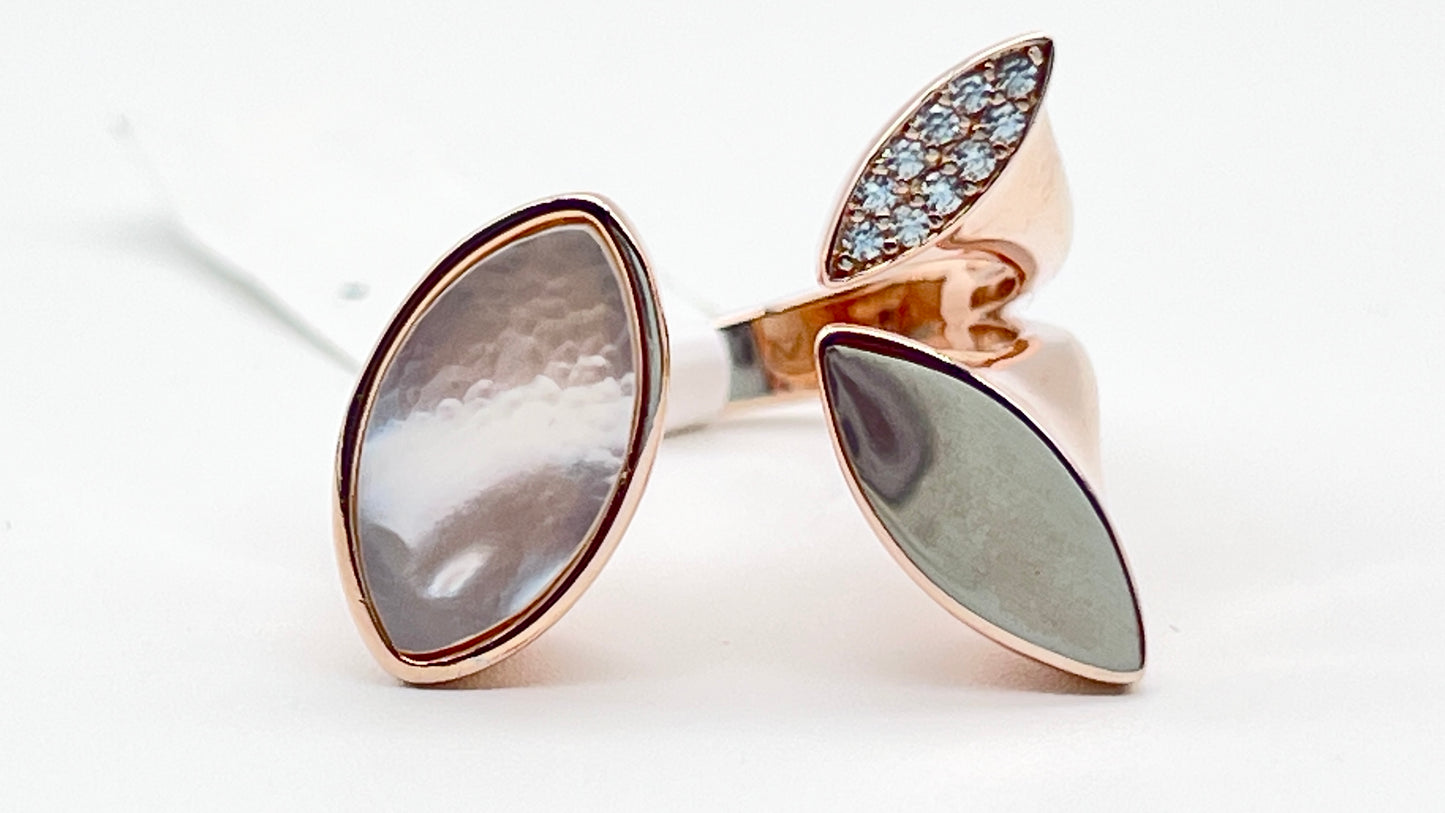 ๐ธ Triple Charm Pear Ring