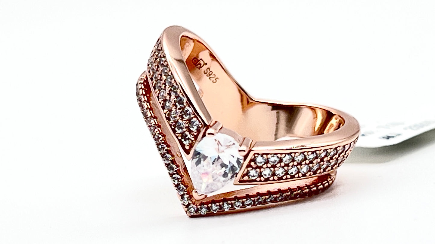 π Radiant V-Pear Ring
