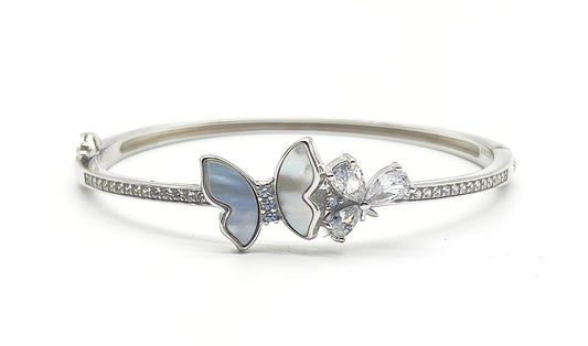 🌸 Lustrous Wings Bangle 💫