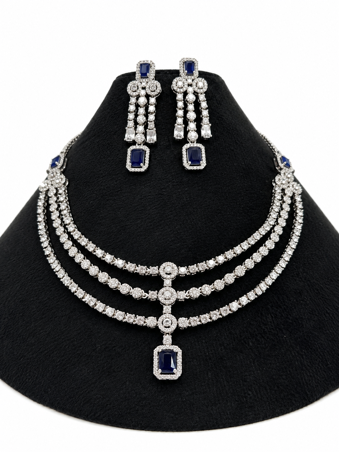 💙💎 Royal Sapphire Brilliance. Emerald-Cut Elegance.