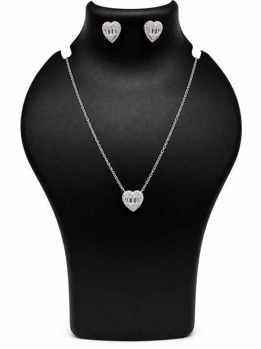 ❤️💎 Royal elegance shaped by the beauty of the heart.