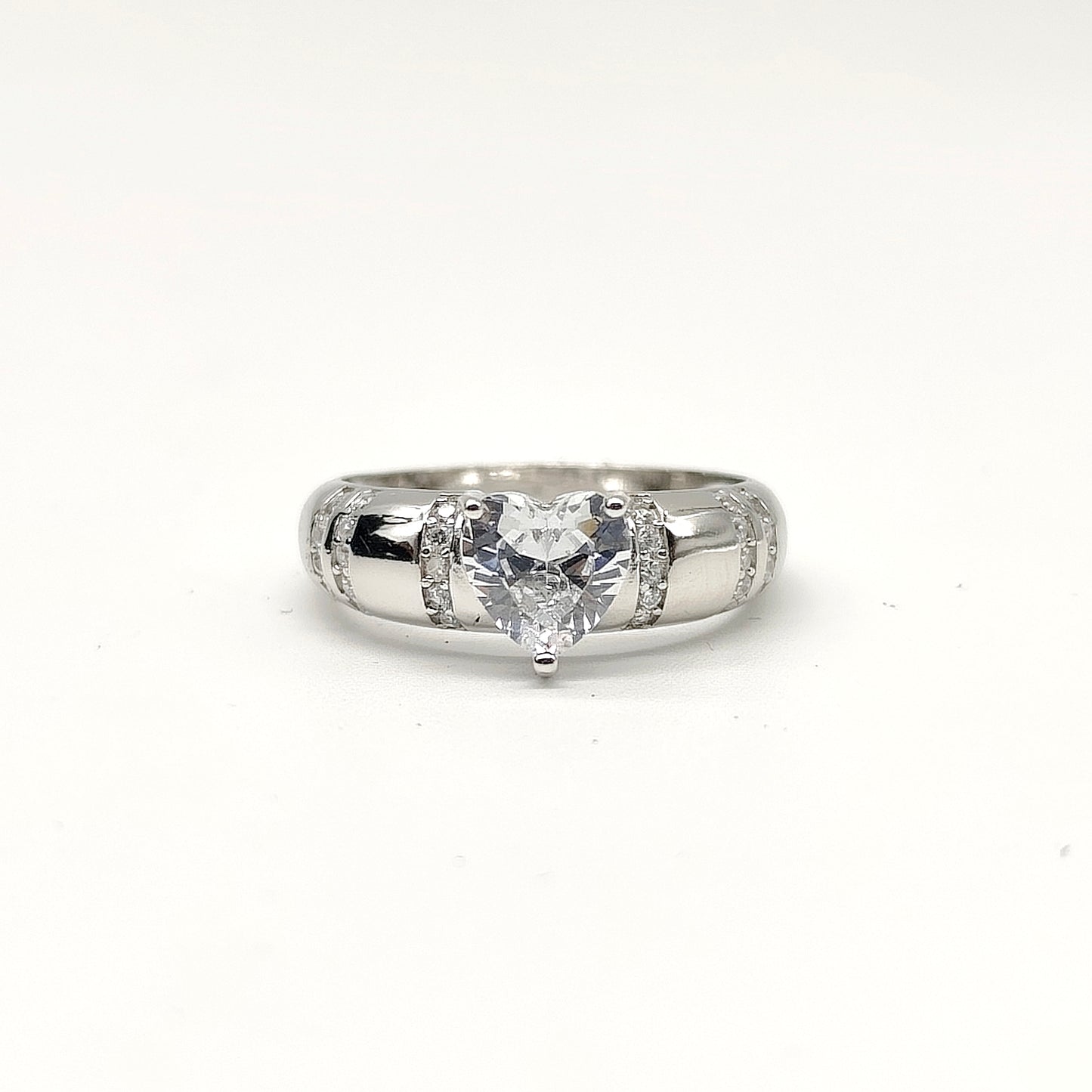 HeartSpark Ring 💖🌟