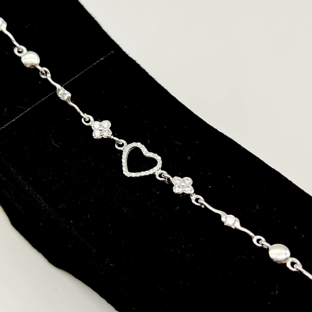 🤍✨ LoveAura 925 Silver Swarovski Bracelet