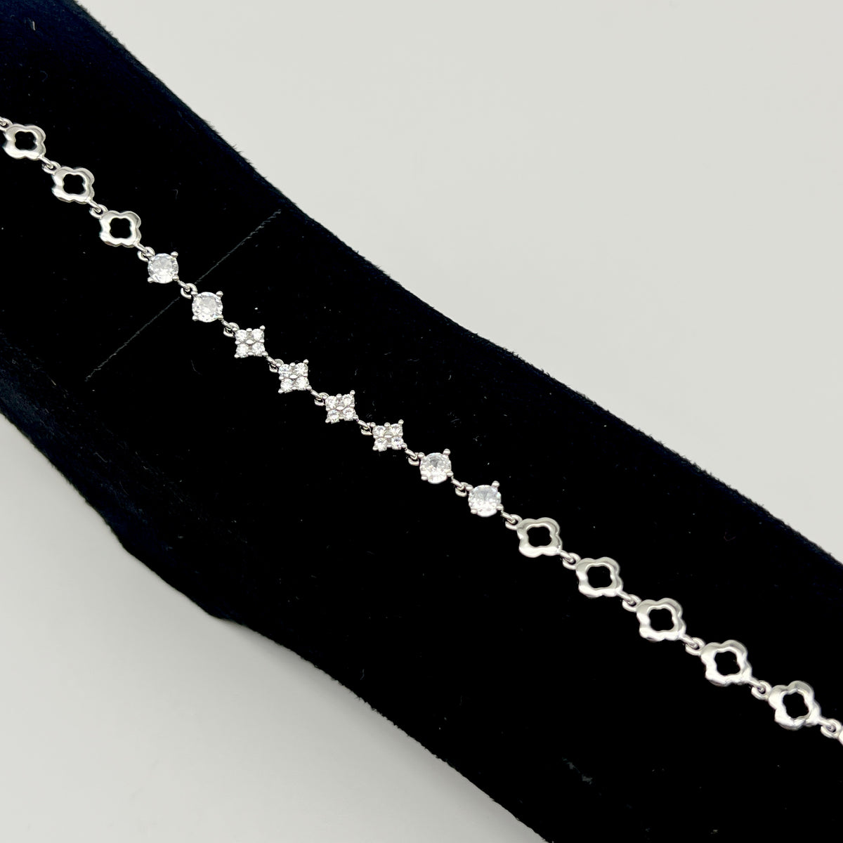 🍀💎 Vellora Clover 925 Silver Bracelet