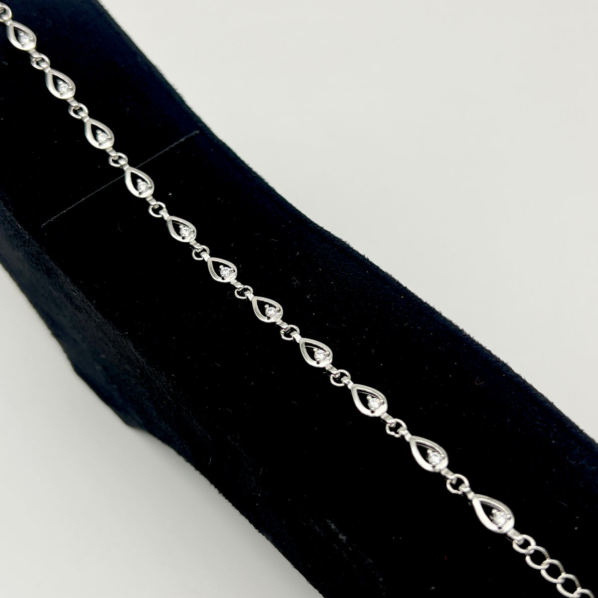 💧💎 Vellora Drop 925 Silver Bracelet