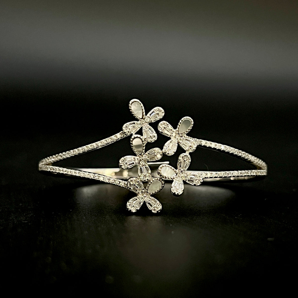 🌸✨ Floréva 5-in-1 MOP 925 Silver Bangle 💎