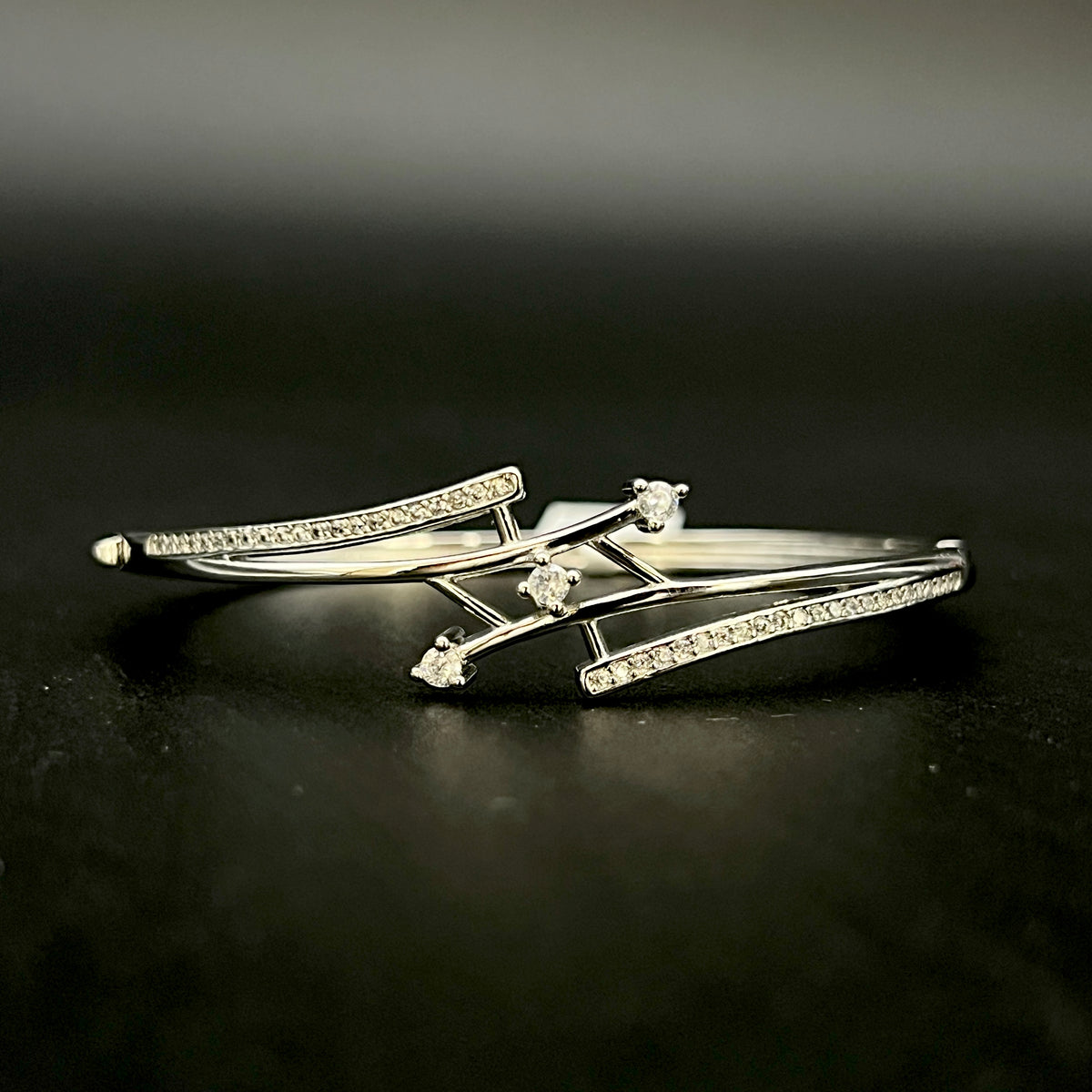 💎✨ Triluna Solitaire Link 925 Silver Bangle ✨