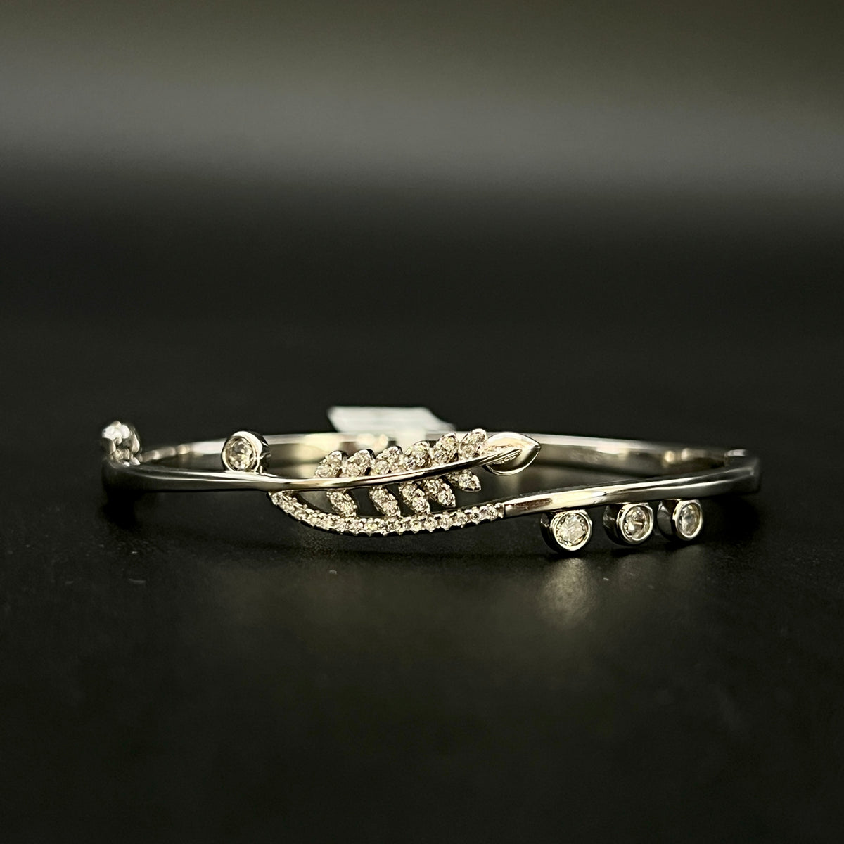 🍃✨ Leafora Quad Swarovski 925 Silver Bangle 💎