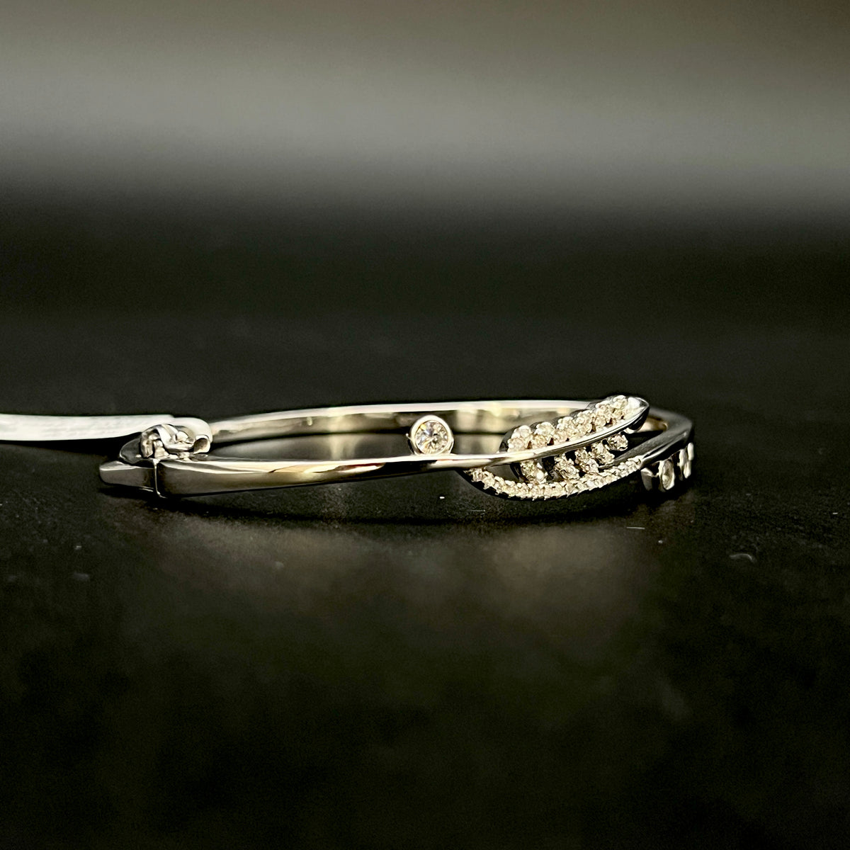 🍃✨ Leafora Quad Swarovski 925 Silver Bangle 💎