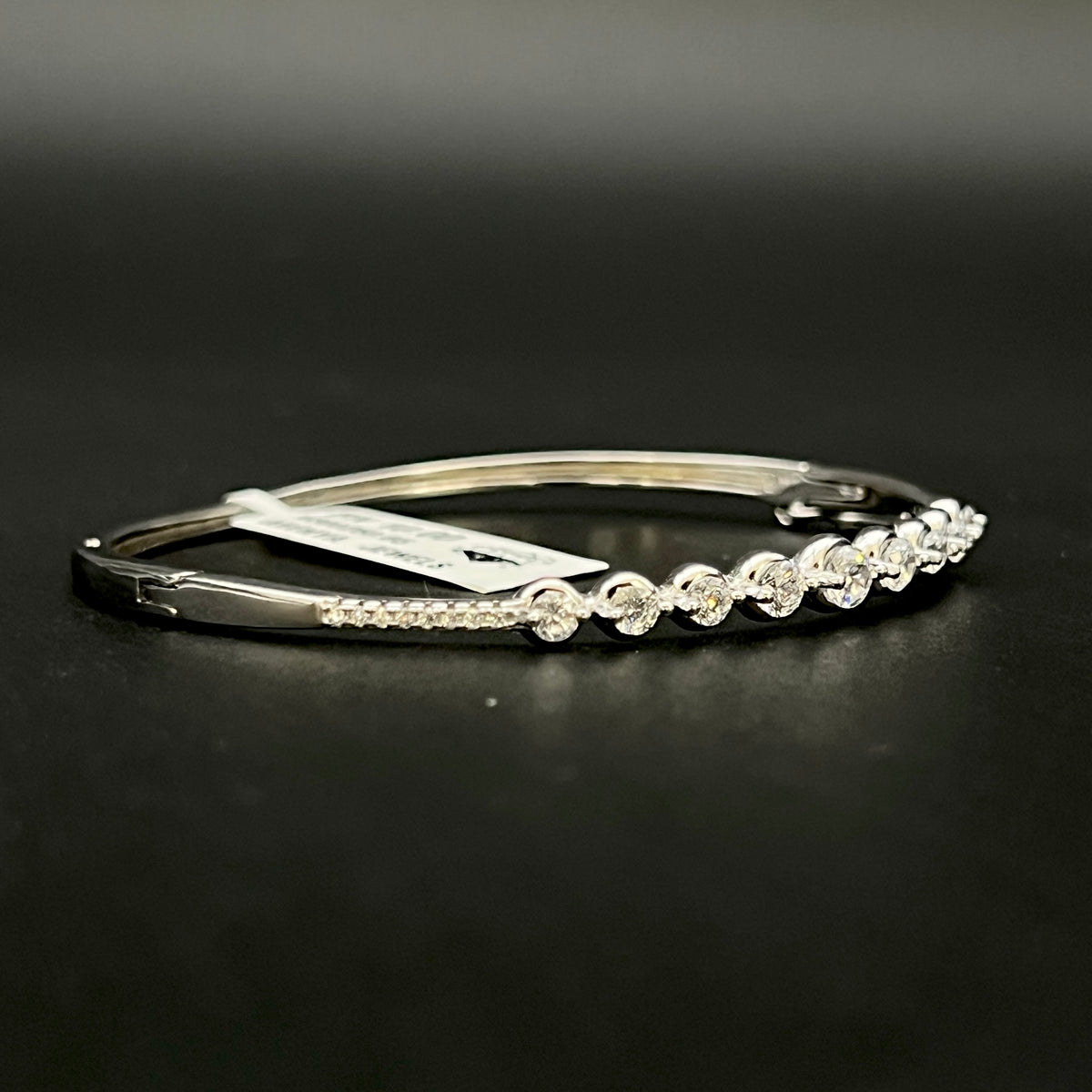 💎✨ Gradiera Nine Solitaire 925 Silver Bangle ✨