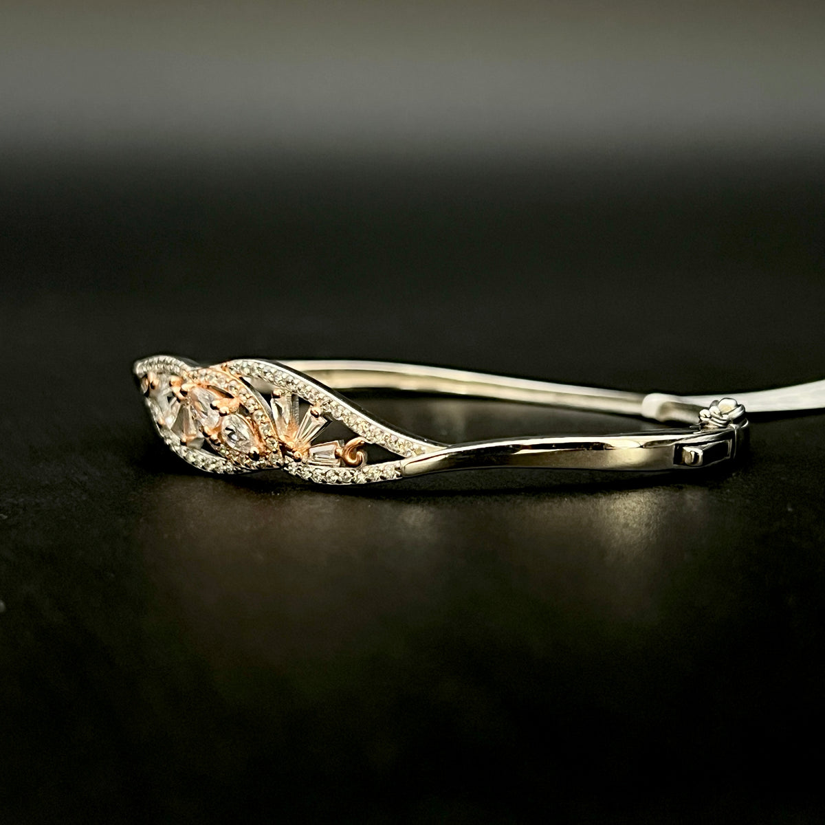 👑✨ Indrani Éclat 925 Silver Bangle 💎