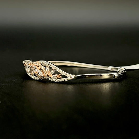 👑✨ Indrani Éclat 925 Silver Bangle 💎