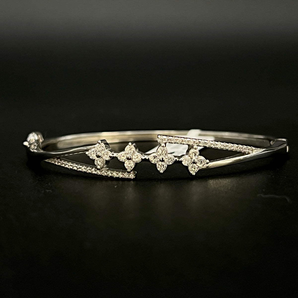 🌸🌸🌸🌸✨ Quattro Fleur Swarovski 925 Silver Bangle 💎