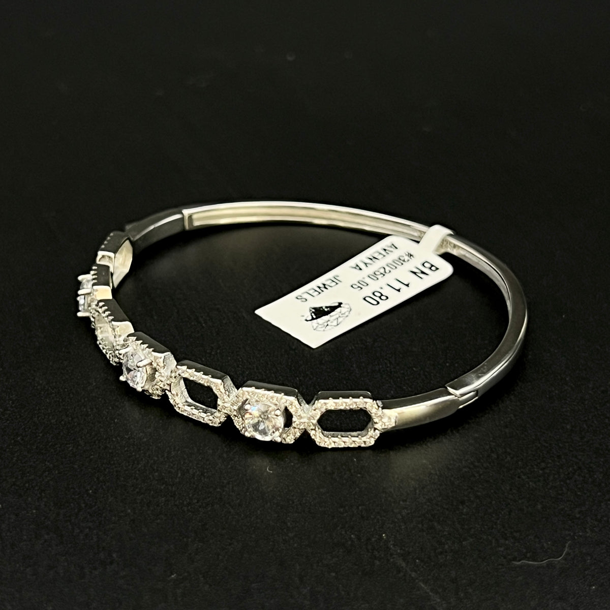 💎✨ Solitaire Élan Micro Pavé 925 Silver Bangle 💎