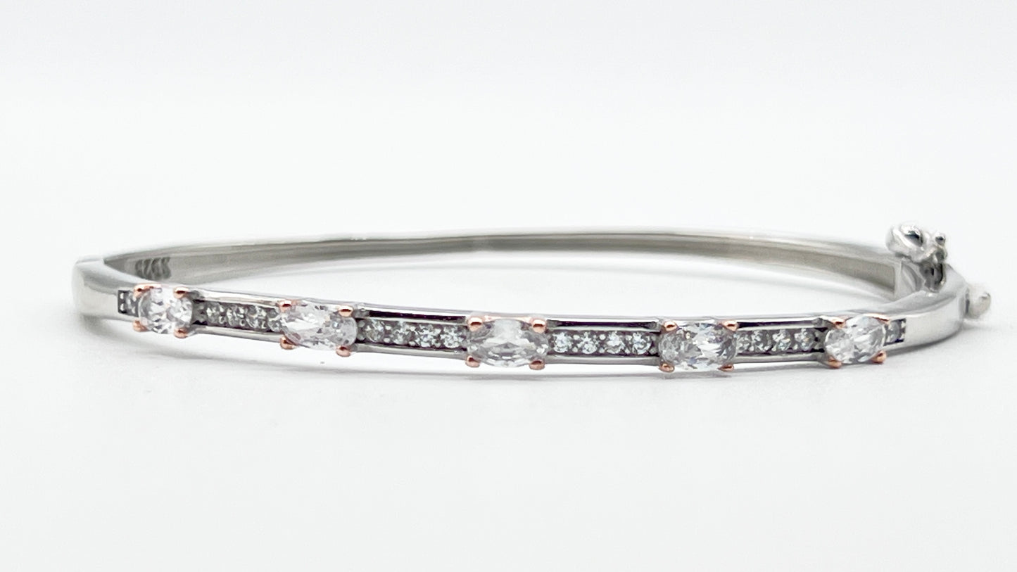 925 Sterling Silver Bangle – Micro Pavé Single Line with Baguette Diamond Cut Design ✨💎