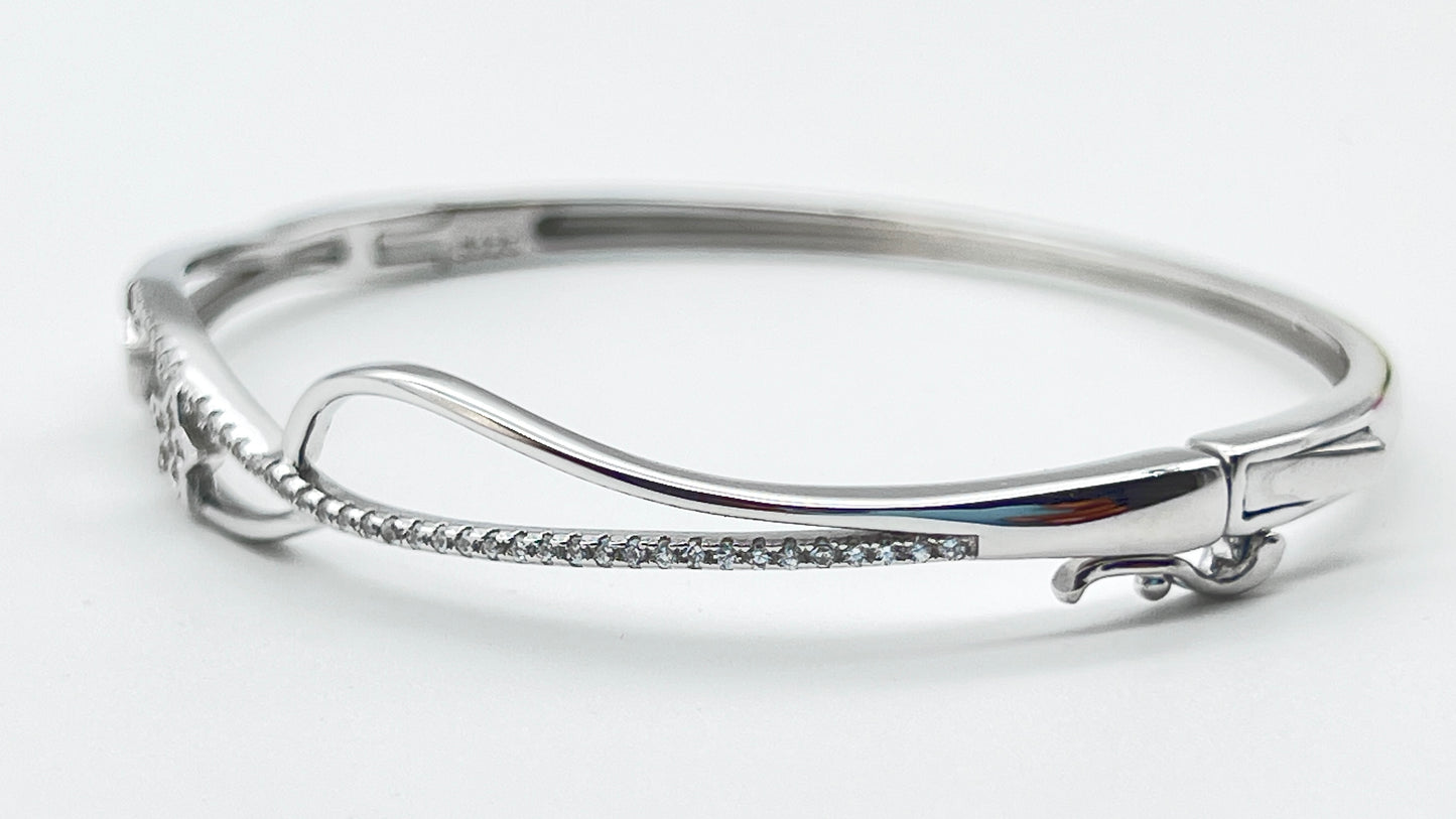 925 Sterling Silver Starry Elegance Bangle ⭐✨