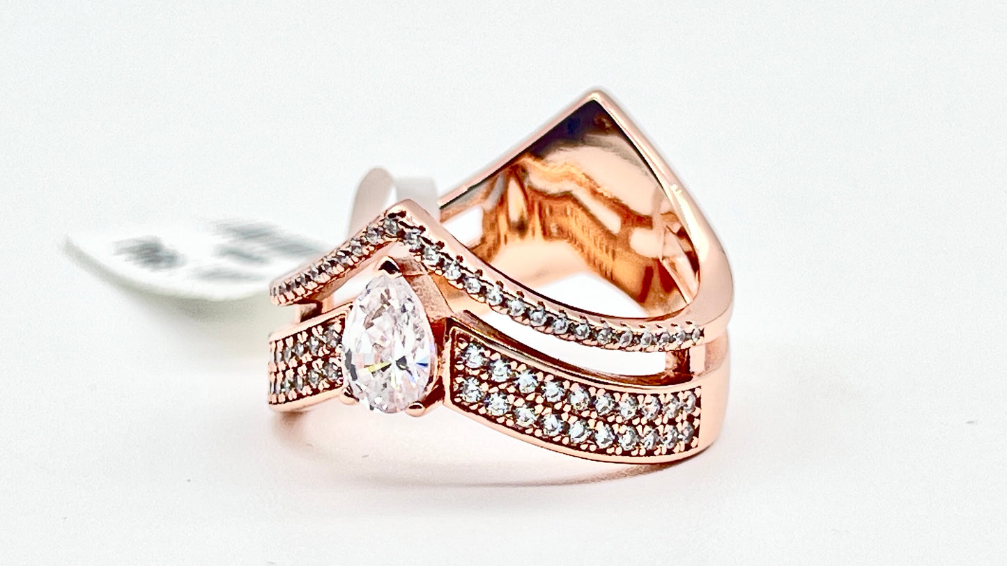 💎 Radiant V-Pear Ring