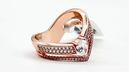 ๐ Radiant V-Pear Ring