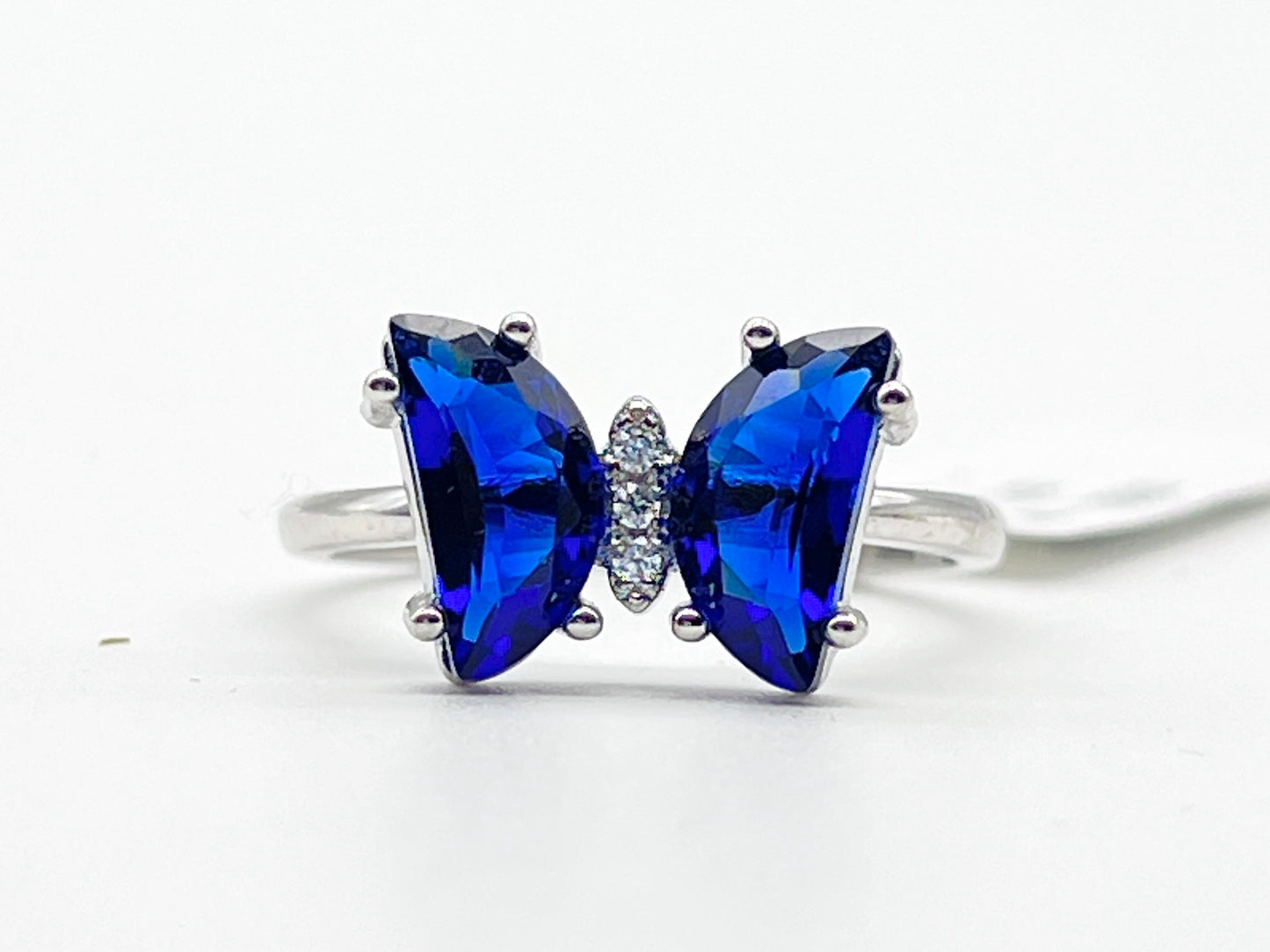 🦋 GemFlare Butterfly Ring