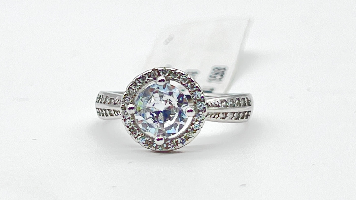 ✨ RadiantHalo Ring