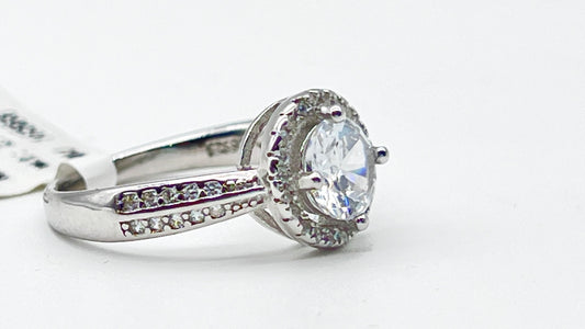 ✨ RadiantHalo Ring